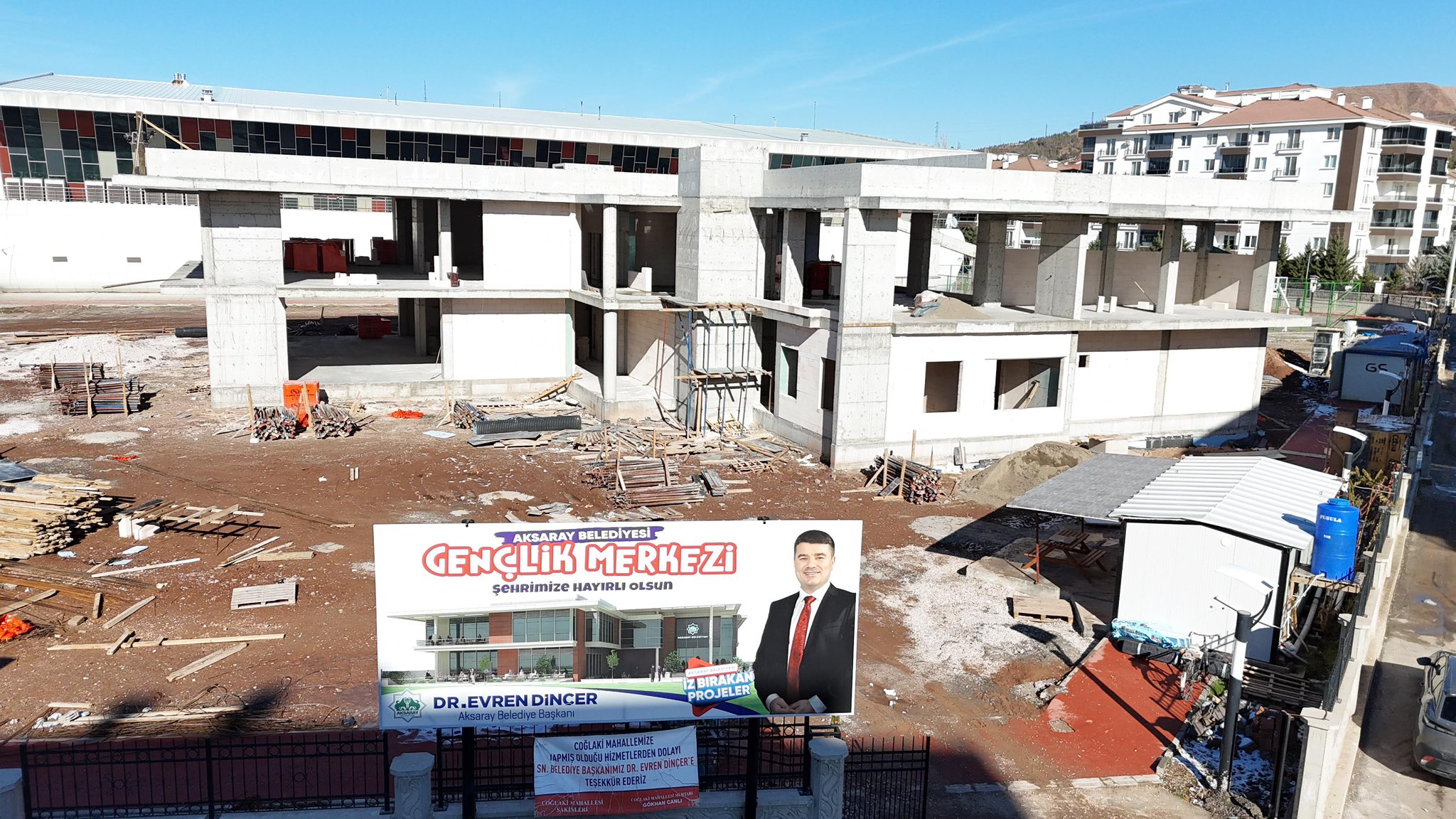 GENÇLİK MERKEZİ VE YÜZME HAVUZU PROJESİNDE KABA İNŞAAT TAMAMLANDI